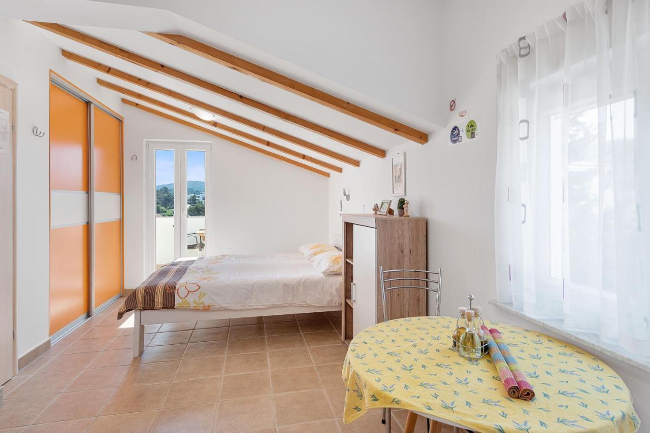 Apartments Joni Cikat Mali Lošinj Eksteriør bilde