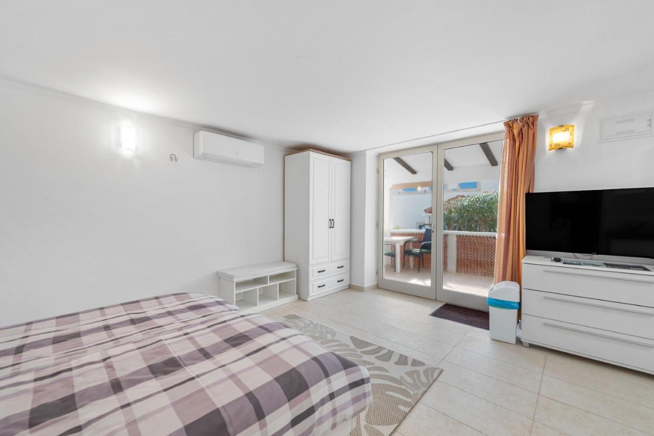 Apartments Joni Cikat Mali Lošinj Eksteriør bilde