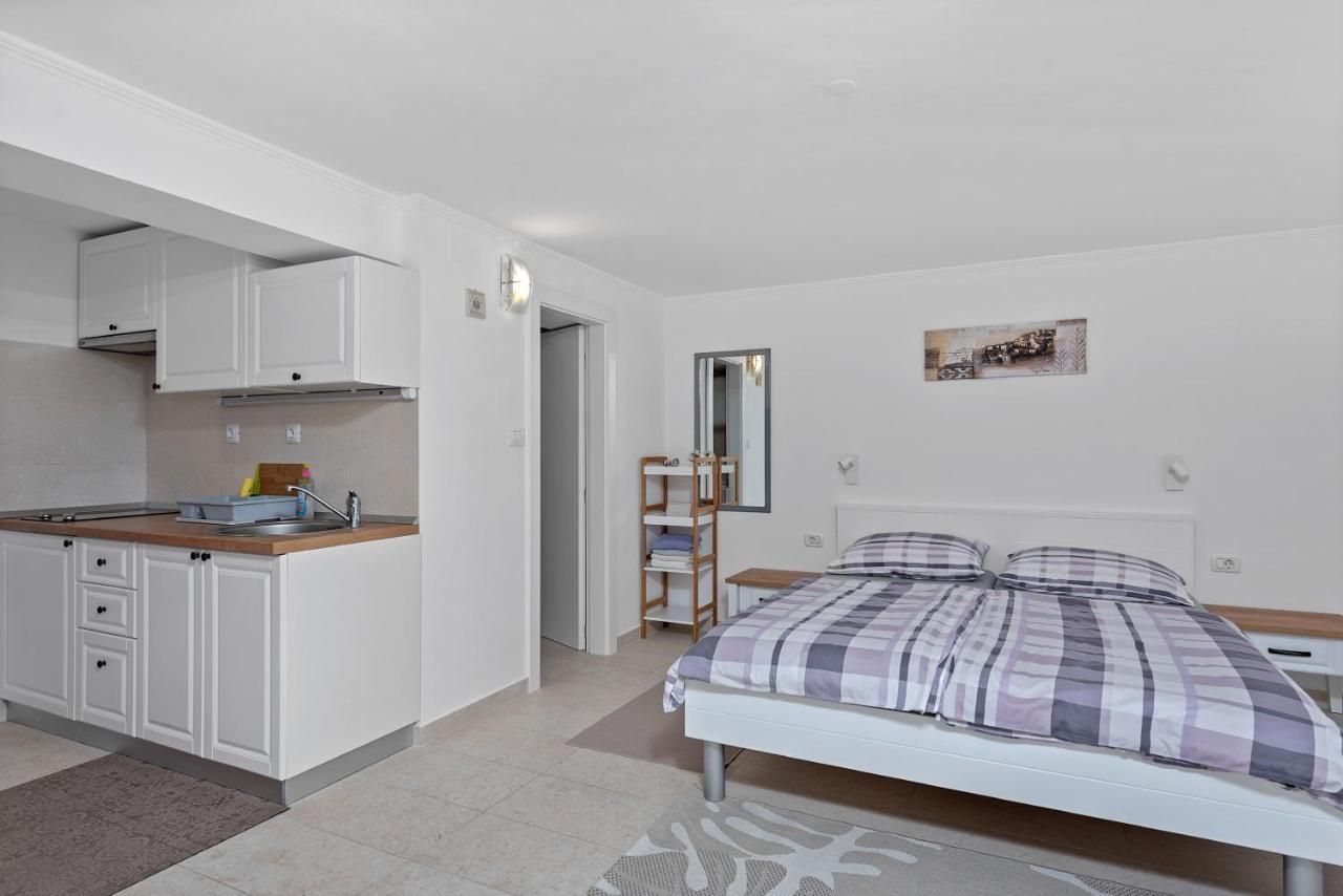 Apartments Joni Cikat Mali Lošinj Eksteriør bilde