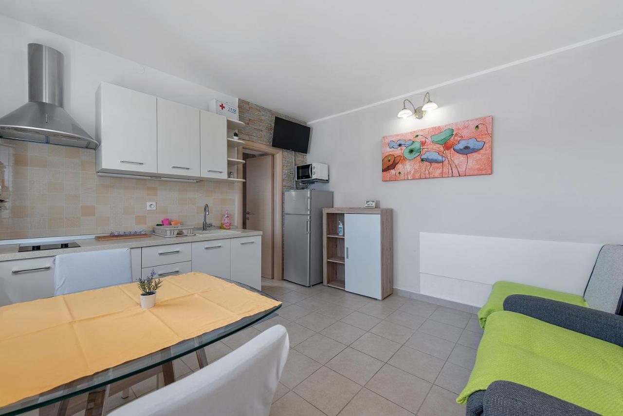 Apartments Joni Cikat Mali Lošinj Eksteriør bilde