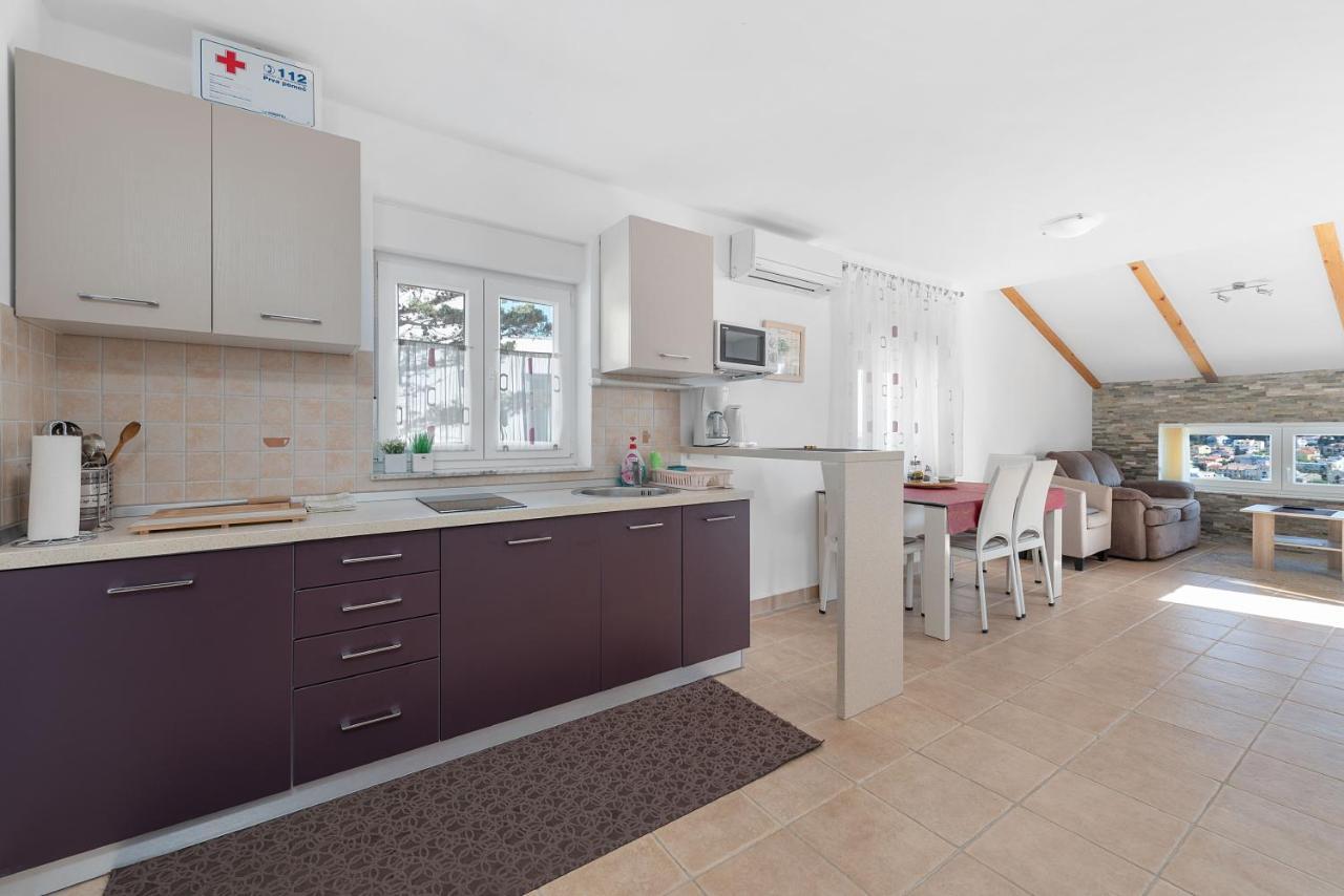 Apartments Joni Cikat Mali Lošinj Eksteriør bilde
