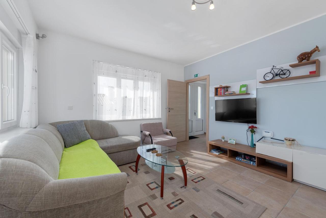Apartments Joni Cikat Mali Lošinj Eksteriør bilde