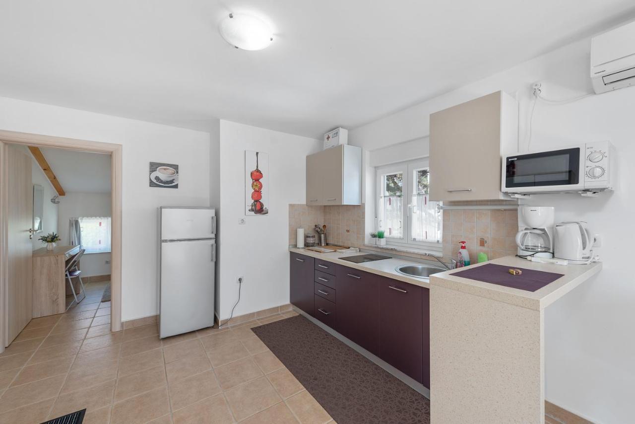 Apartments Joni Cikat Mali Lošinj Eksteriør bilde