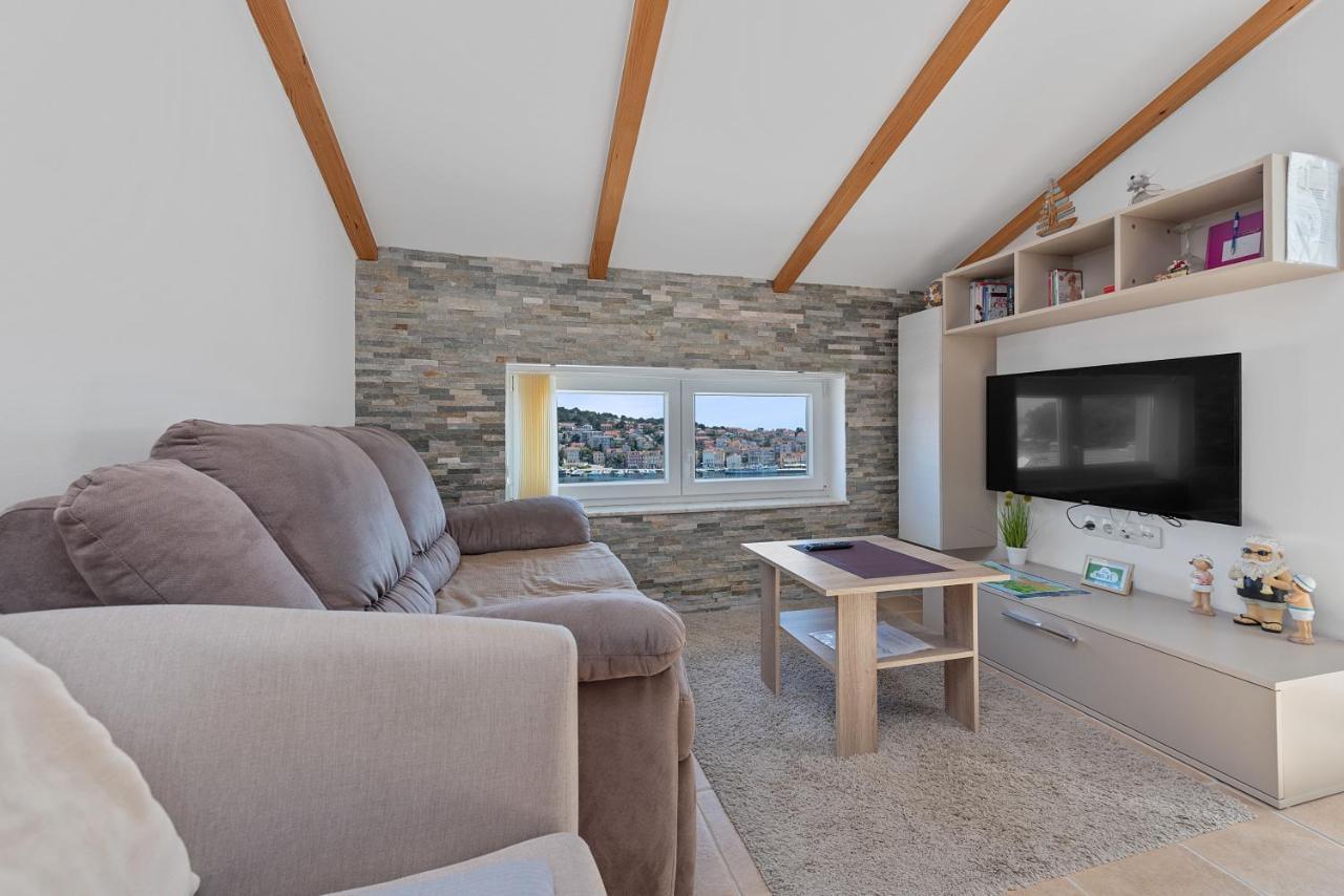 Apartments Joni Cikat Mali Lošinj Eksteriør bilde